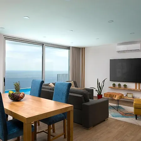 Villa Peak A Boo Private Heated Pool And Private Parking Câmara de Lobos