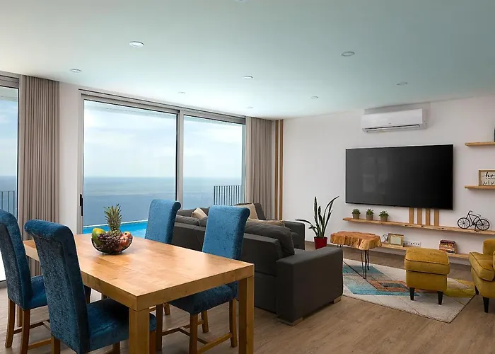 Villa Peak A Boo Private Heated Pool And Private Parking Camara de Lobos