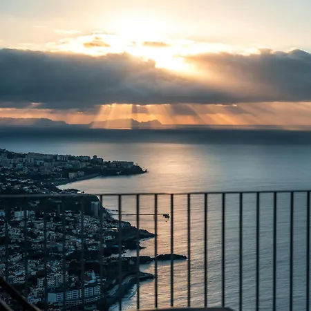 Peak A Boo Private Heated Pool And Private Parking Câmara de Lobos